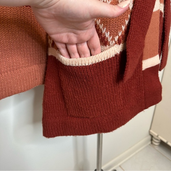 Vintage 70s Aztec Knit Belted Cardigan Sweater Size Medium - Picture 3 of 9